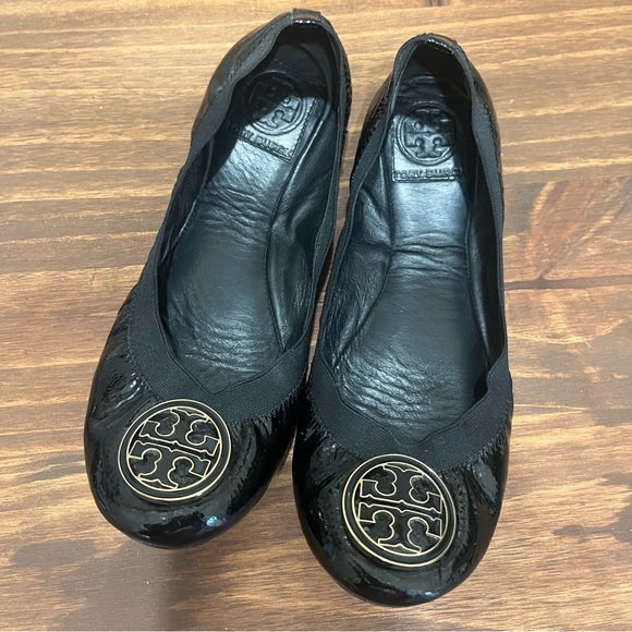 Tory Burch Caroline Women's Black Patent Leather Slip On Ballet Flats Size 7.5M - Picture 2 of 8